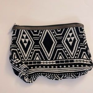 NWT Thirty-one Reversible pouch-Rio Weave